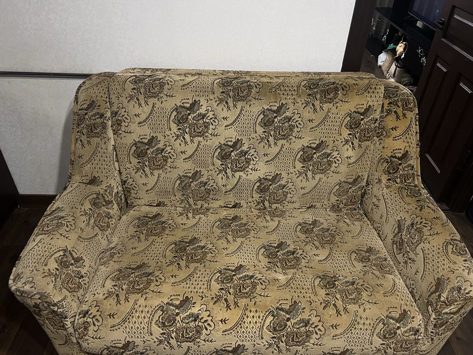 Продам диван в хорошем состоянии !