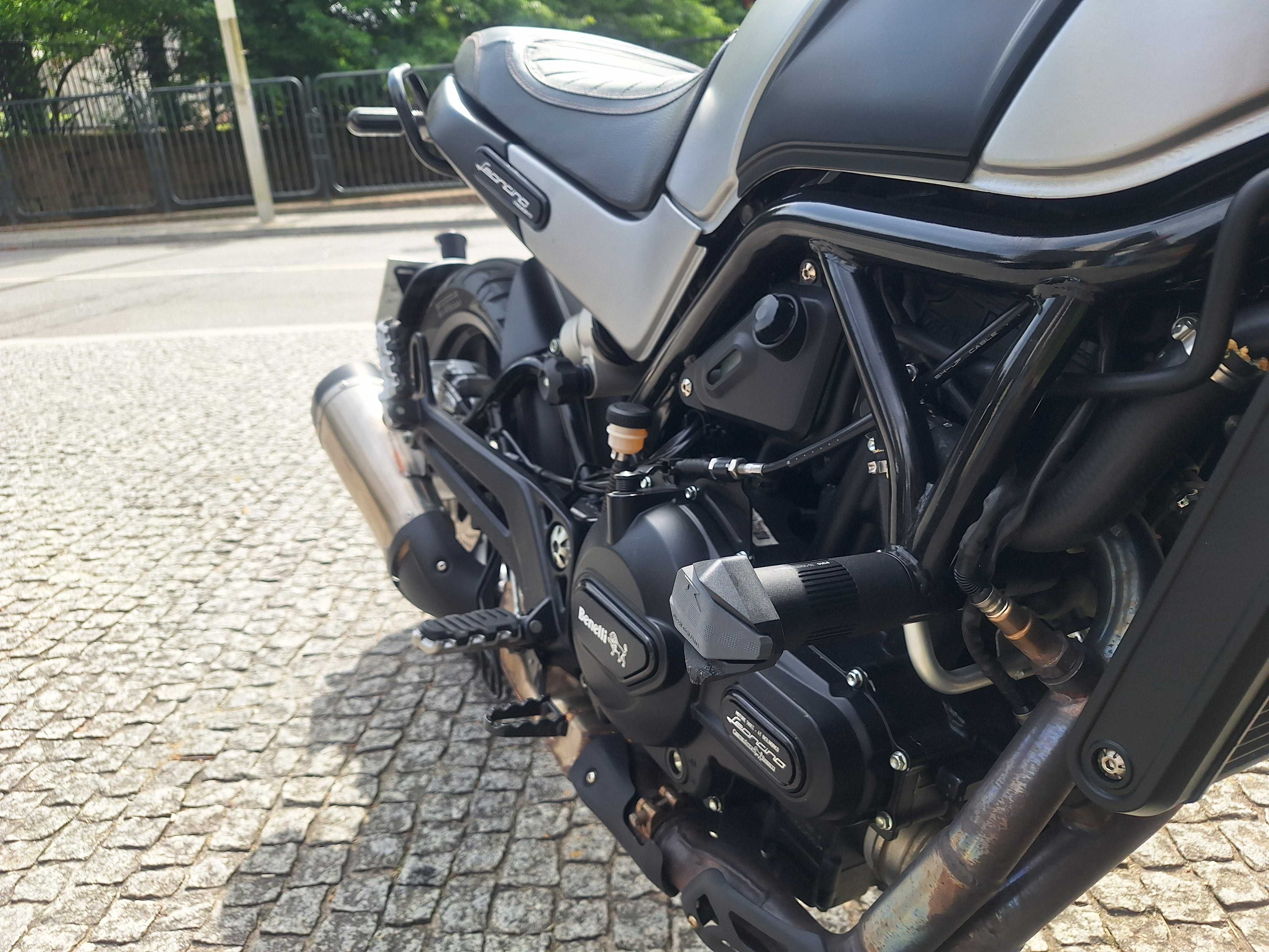 Benelli Leoncino 500