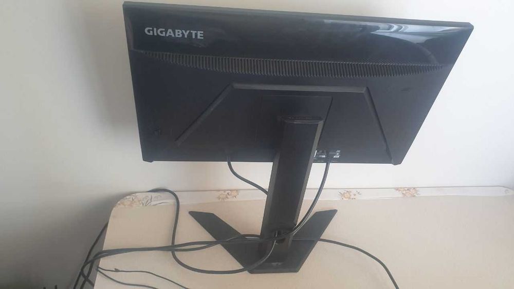 Monitor 24" Gigabyte G24F 1920 x 1080. 165 Hz