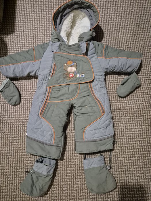 Зимовий комбінезон в ідеальному стані розмір 74 см.для хлопчика