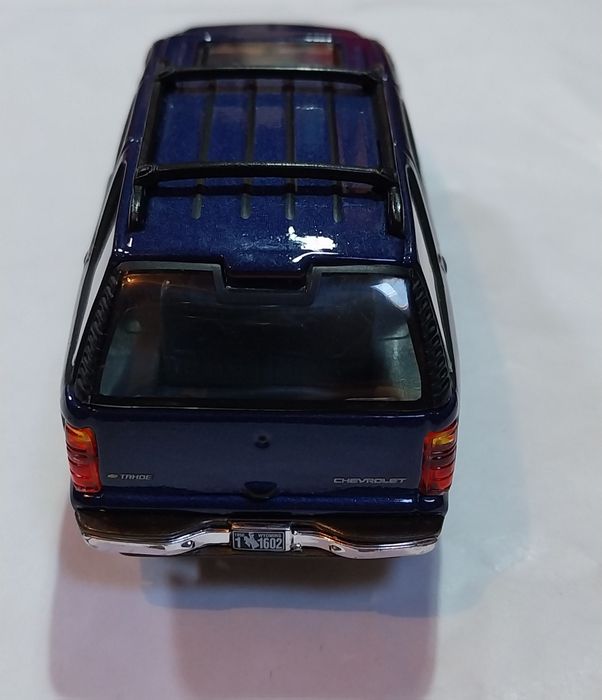 Miniatura em escala 1/43 Chevrolet Tahoe