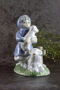 Porcelanowa figurka dziewczynki z owieczkami dziewczynka porcelana prl