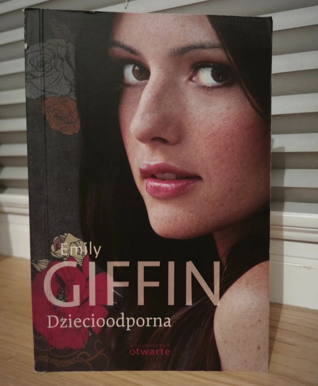 NOWA - Dziecioodporna, Emily Giffin