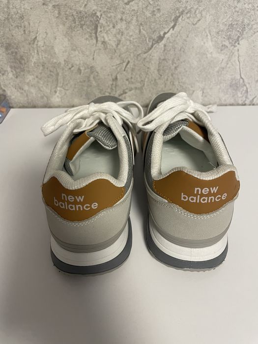 Продам новые женские кроссовки