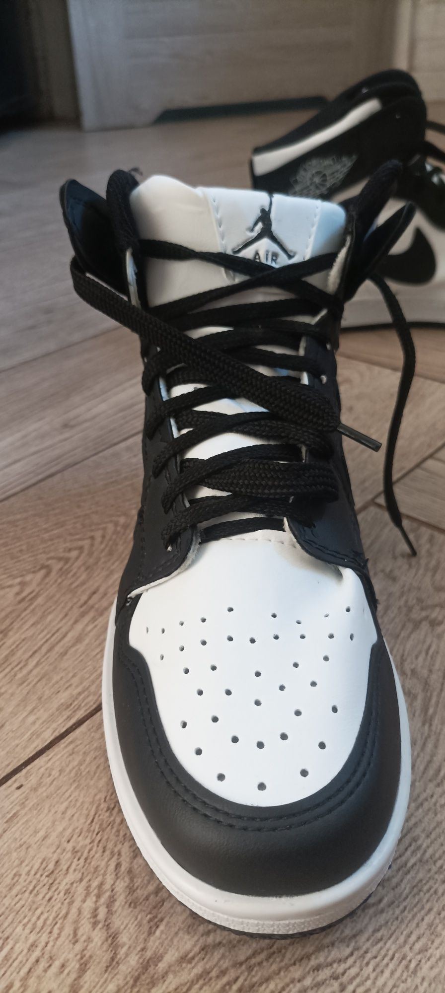 Nike Air Jordan 1 mid black&white