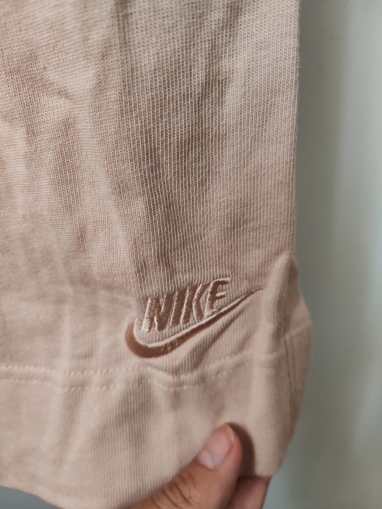 Beżowa sukienka midi na ramiączkach z rozporkami Nike rozm. XS