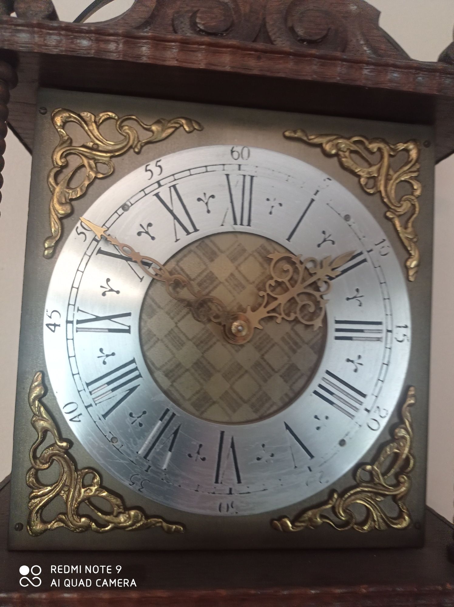 Piękny antykowy zegar