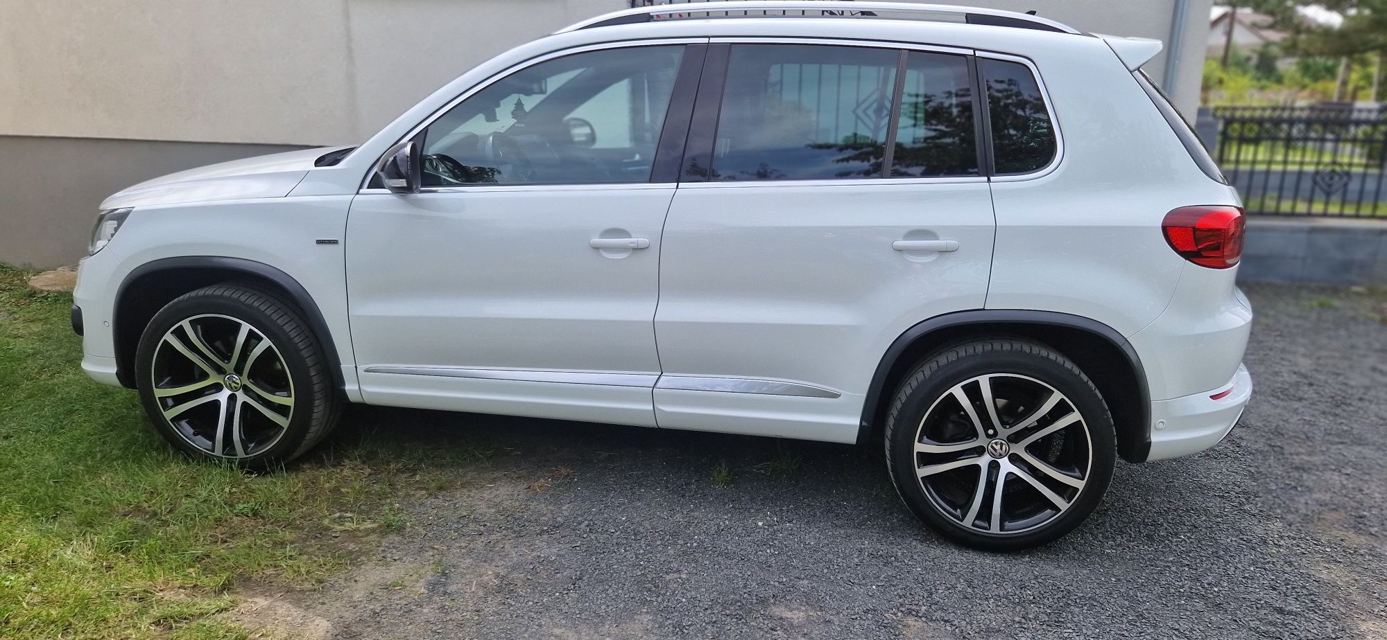 Tiguan r-line 2.0tdi  150KM 2015r 1 Rejstracja 2016r Mocno Doinwestowa