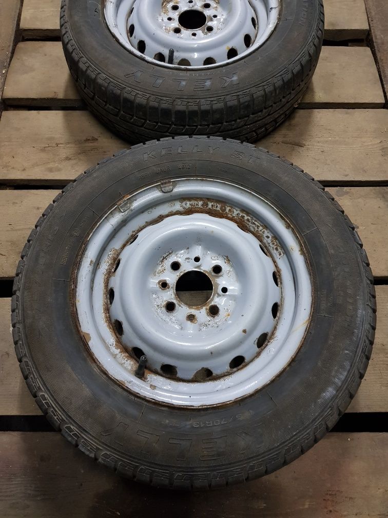 Два сталеві диски 4х98 з ґумою Kelly ST 175/70 R13  для автомобіля ВАЗ