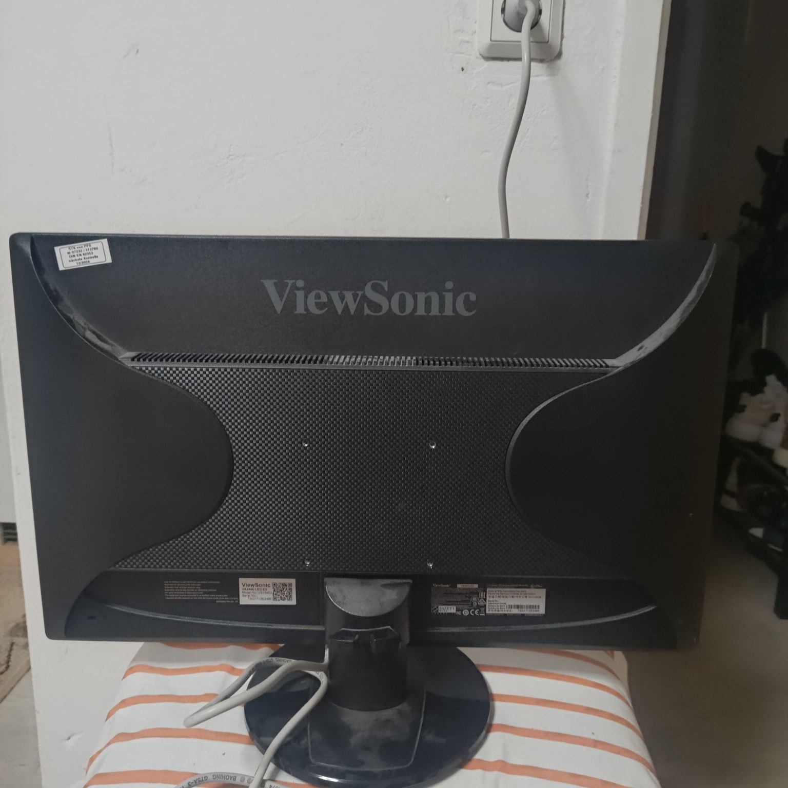 Монитор 24 дюйма фирмы ViewSonic