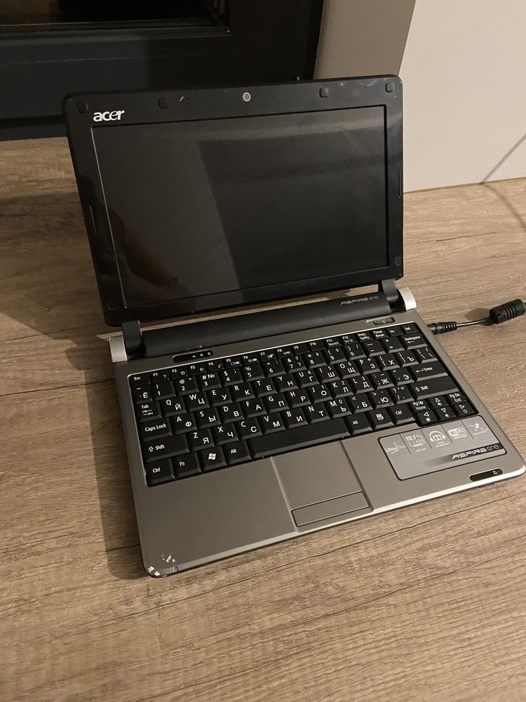 Нетбук Acer Aspire One на ремонт или запчасти комплектный
