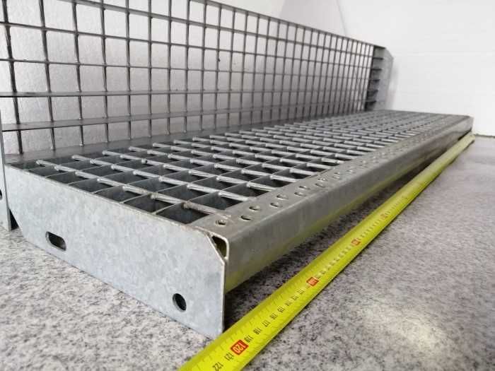 stopień schodowy WEMA 120cm masywne schody industrialne ocynk ogniowy