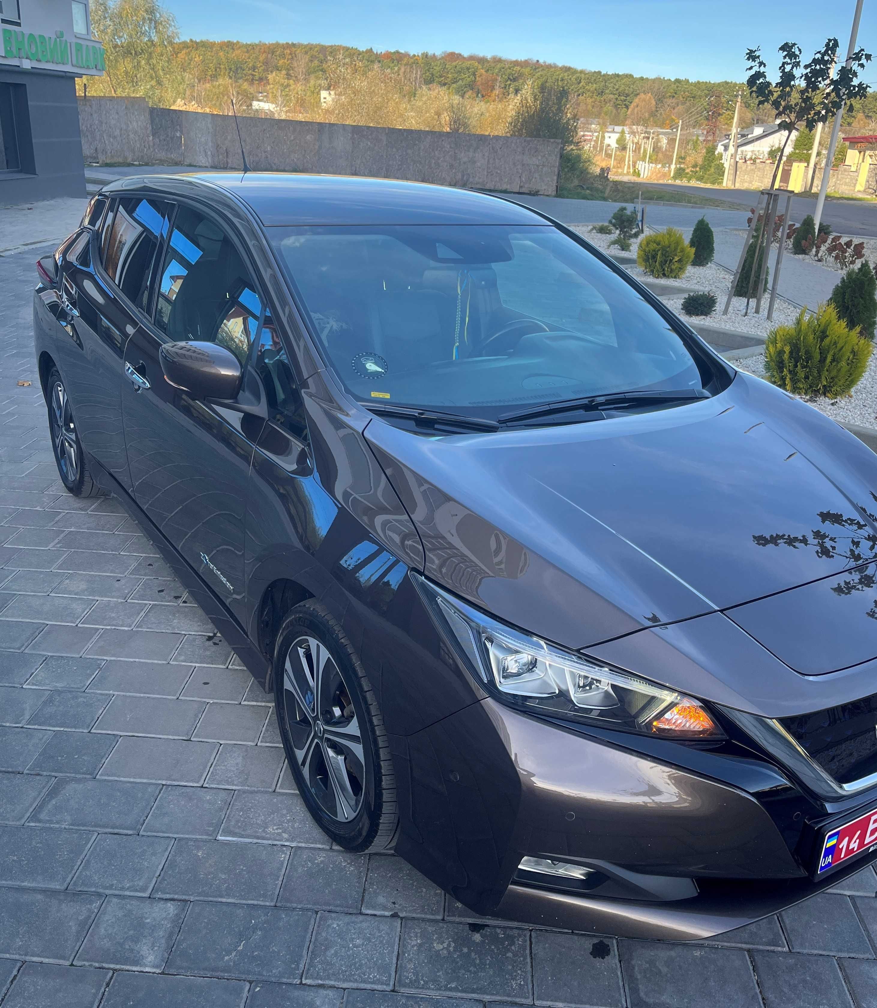 Продам NISSAN Leaf