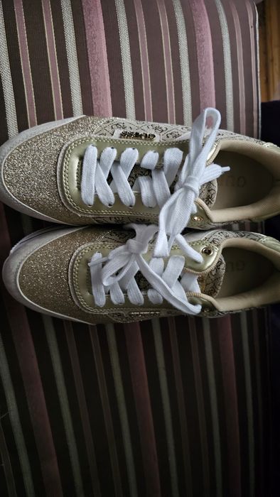 Оригінл Guess розмір 39