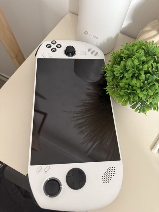 Lenovo legion go S 1 TB windows 11