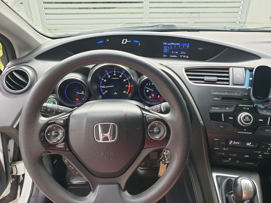Honda Civic IX 2015 1.3 benzyna