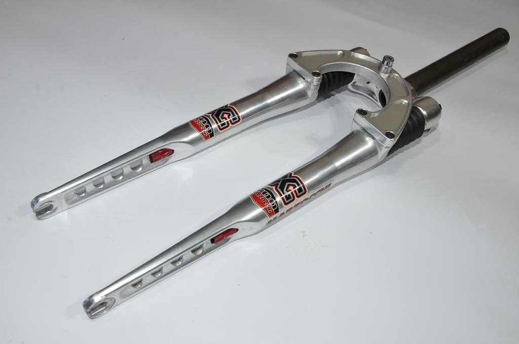 Amortyzator przód przedni Marzocchi 700 XC 26" 1 1/8" 28,6 mm RETRO 95