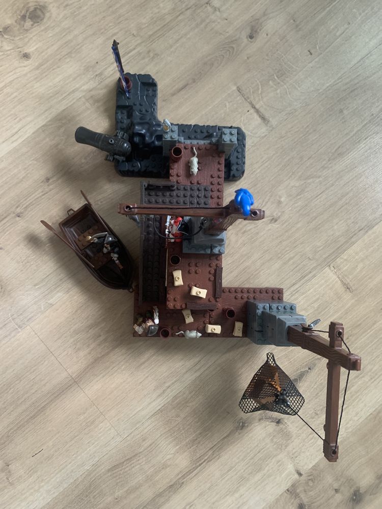 Klocki Mega Bloks Piraci z Karaibów 1016 Port Royal