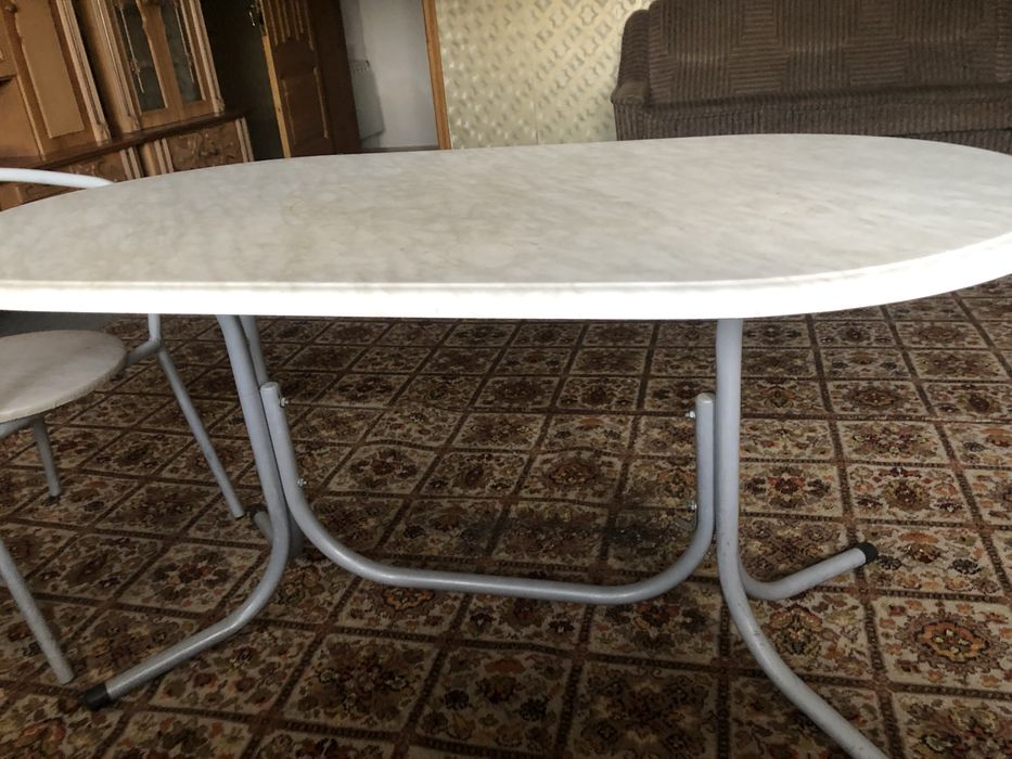 Стіл овальний  на 6-8 пеосон