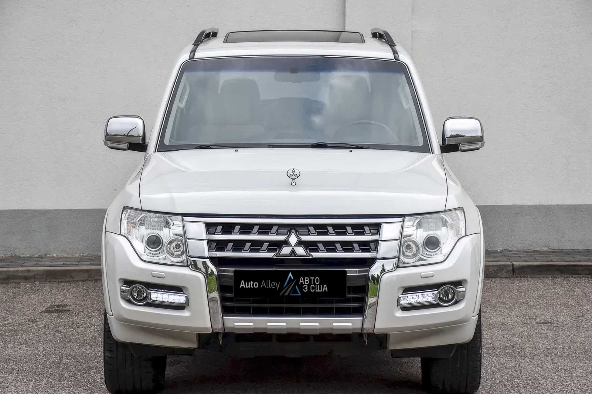 2017 Mitsubishi Pajero