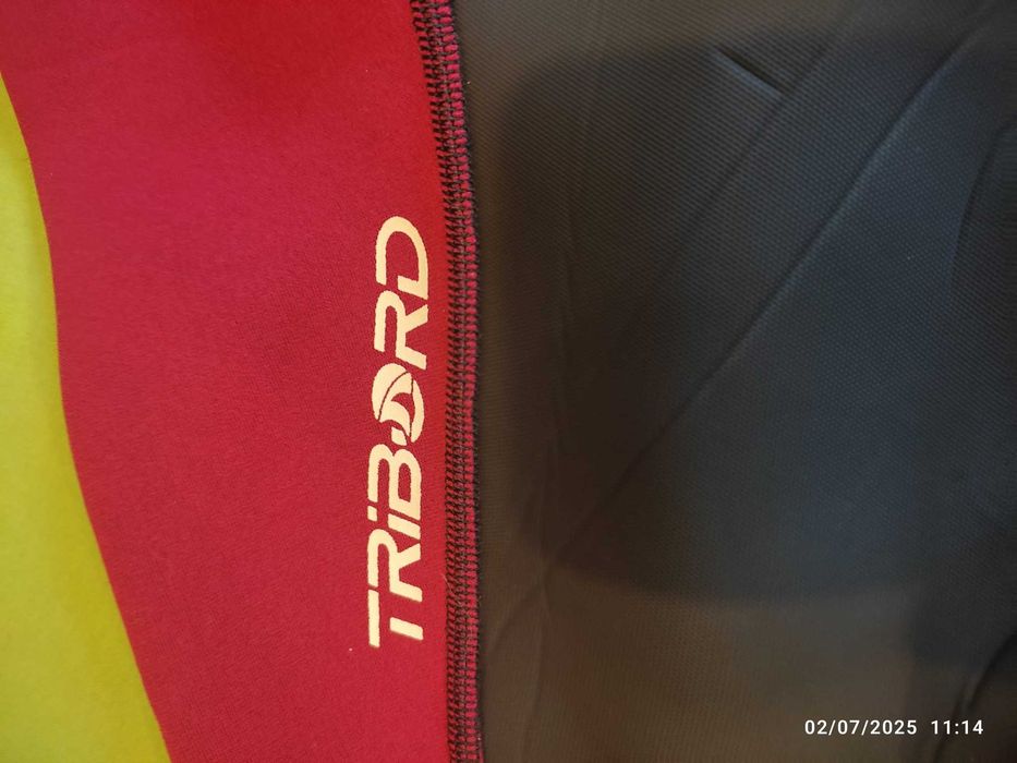 Vendo fato de Surf da Tribord como novo tamanho 42