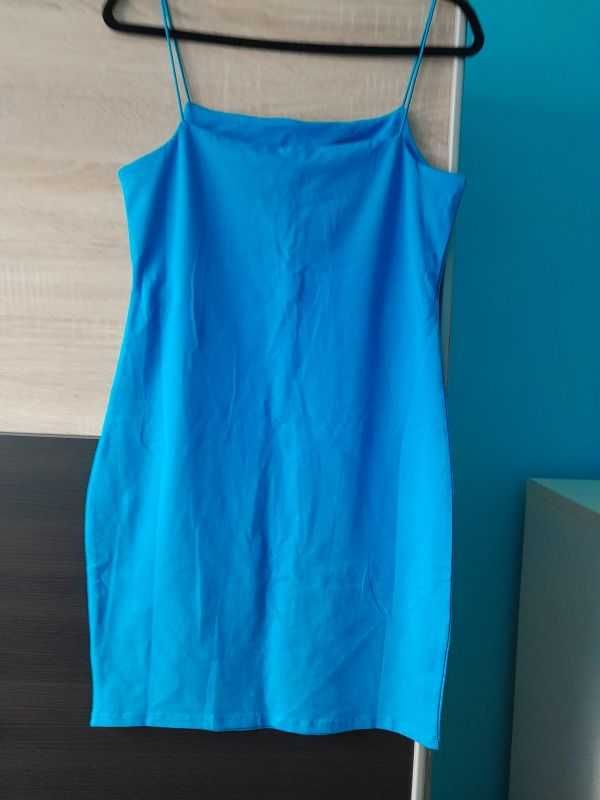 Sukienka niebieska na ramiączkach rozmiar M firmy Sinsay.