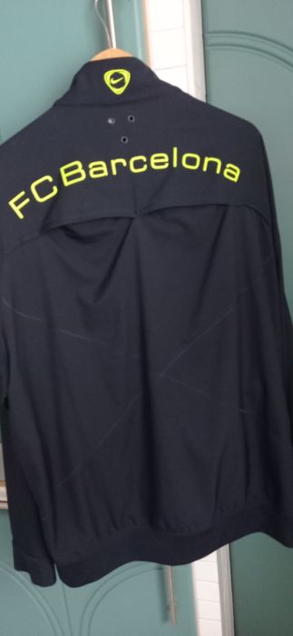 Kurtka/bluza sportowa markowa z aplikacją FC Barcelona XL- wada