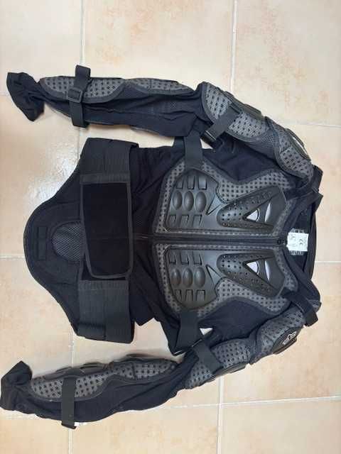 Colete FOX titan sport em estado novo