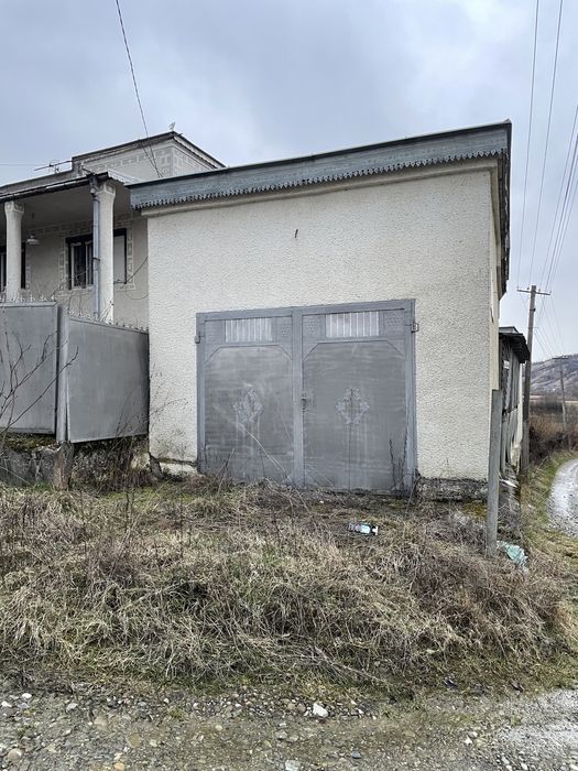 Продається двоповерховий будинок