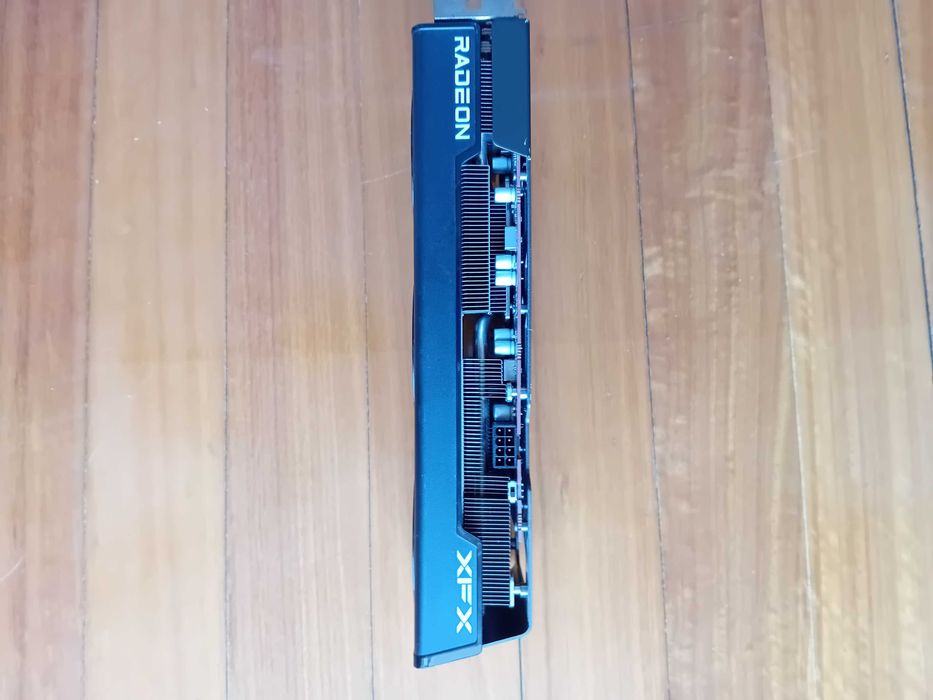 Placa Gráfica AMD Radeon RX 6600 XT Black 8GB GDDR6