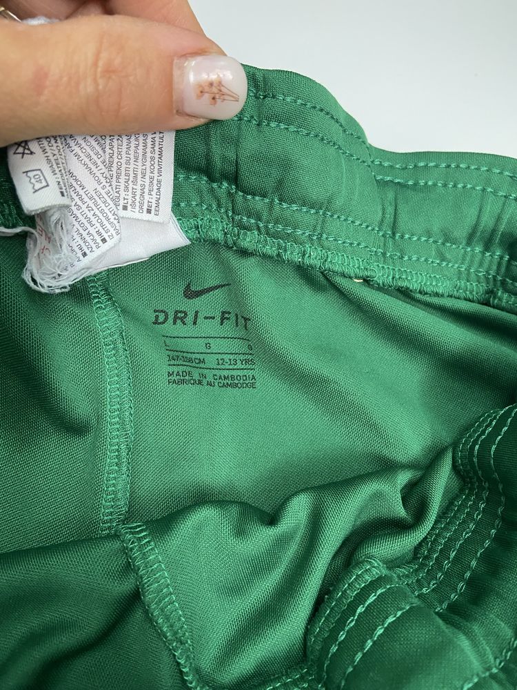 Calcoes da nike cor verde