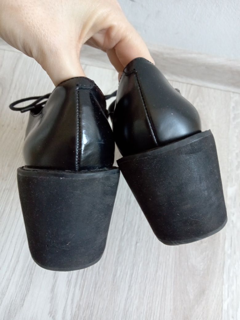 Buty na koturnie Clarks Narrative r.39