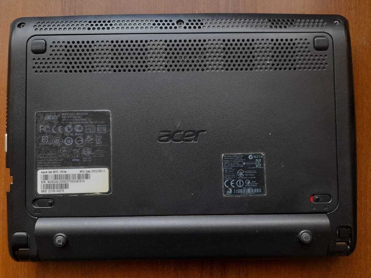 Acer Aspire One D270 (4 потоки, 4Gb, 320 HDD, батарея понад 7 годин)