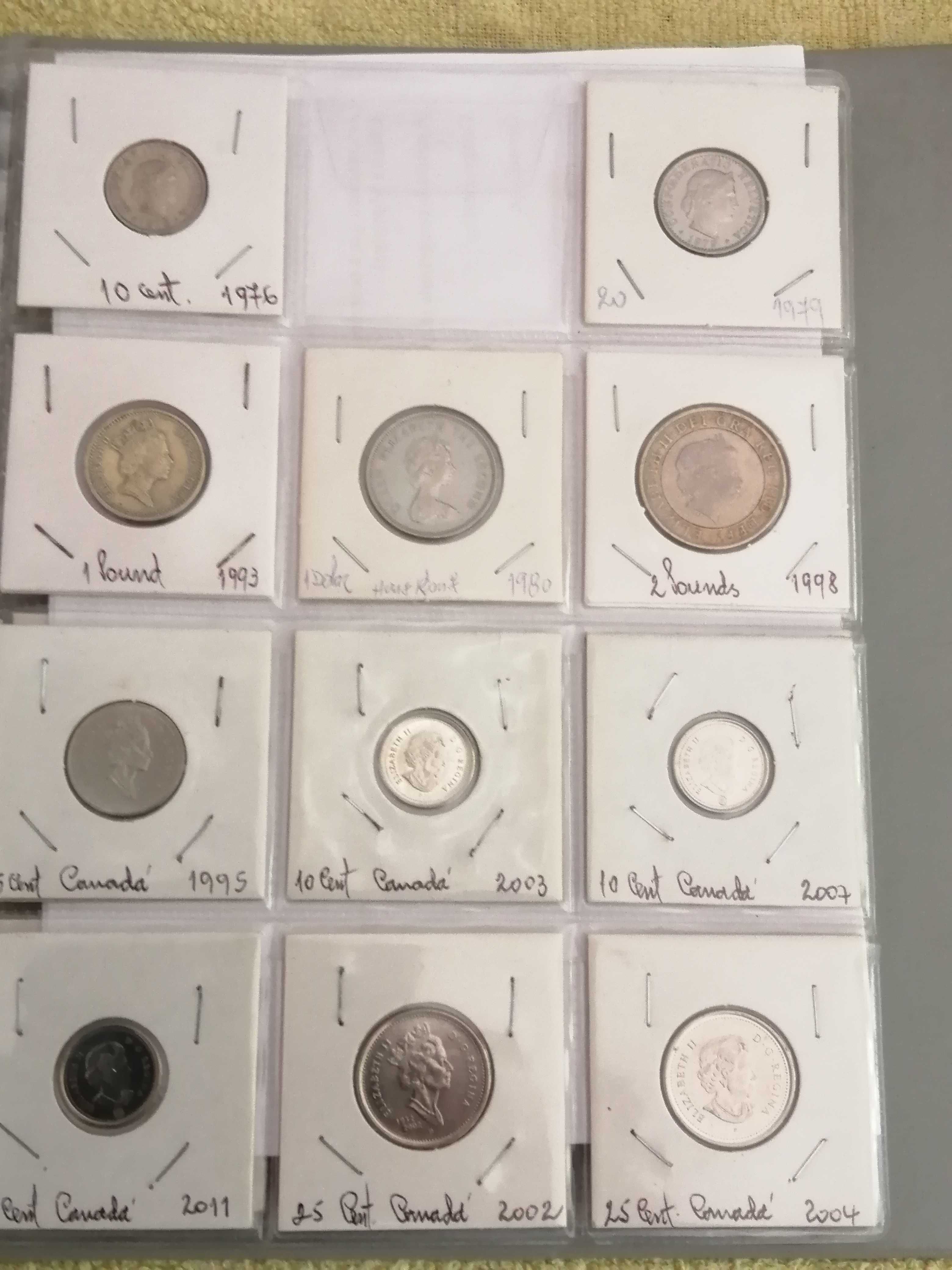 Album com moedas de diversos países