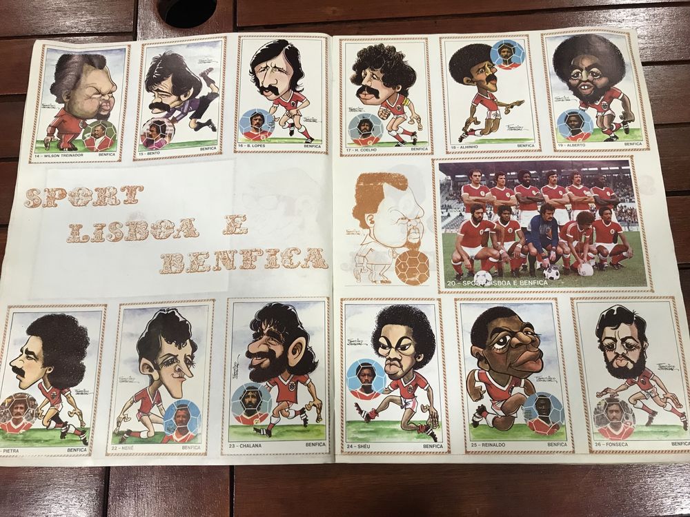 Vintage: Caderneta Arte e Futebol