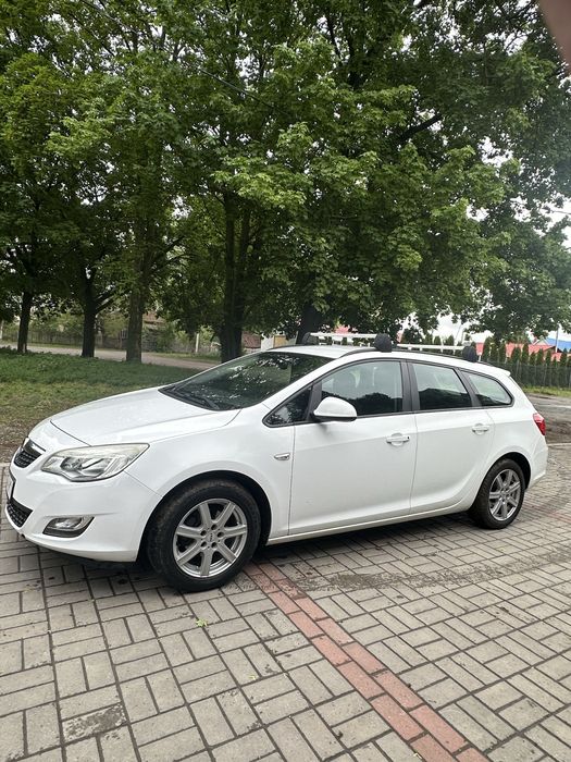 Opel Astra 2011 рік, в гарному стані терміново
