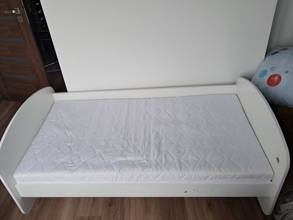 Łóżko dziecięce białe