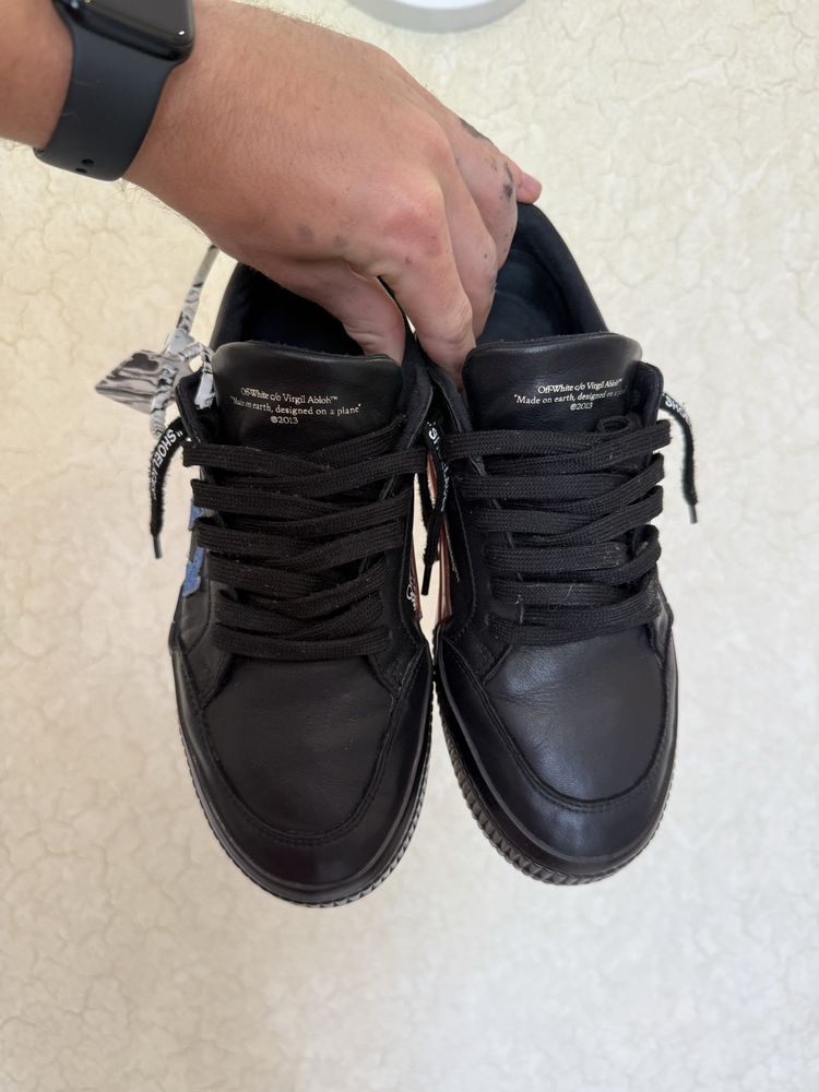 38-39 Off white vulcanized low
