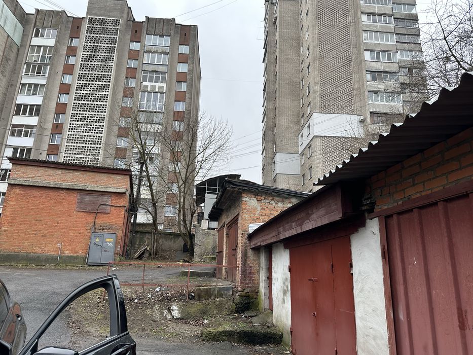 Гараж центр міста ВІД ВЛАСНИКА вул Театральна