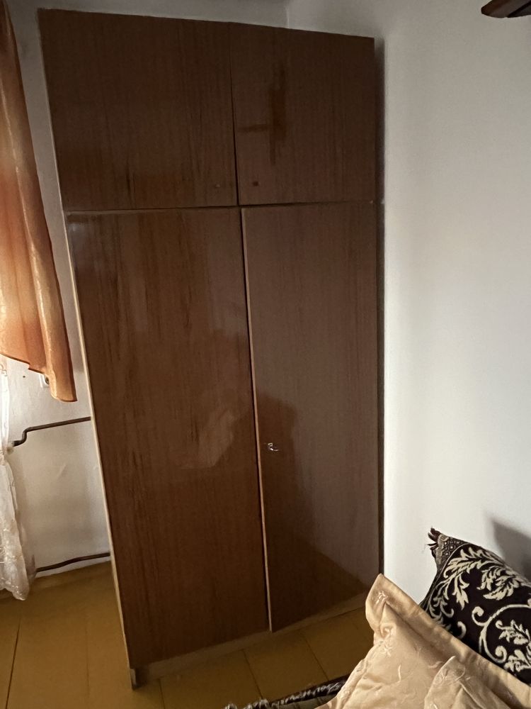 Segment meblowy 3 czesci 2 szafy slupek stół ława 2 fotele