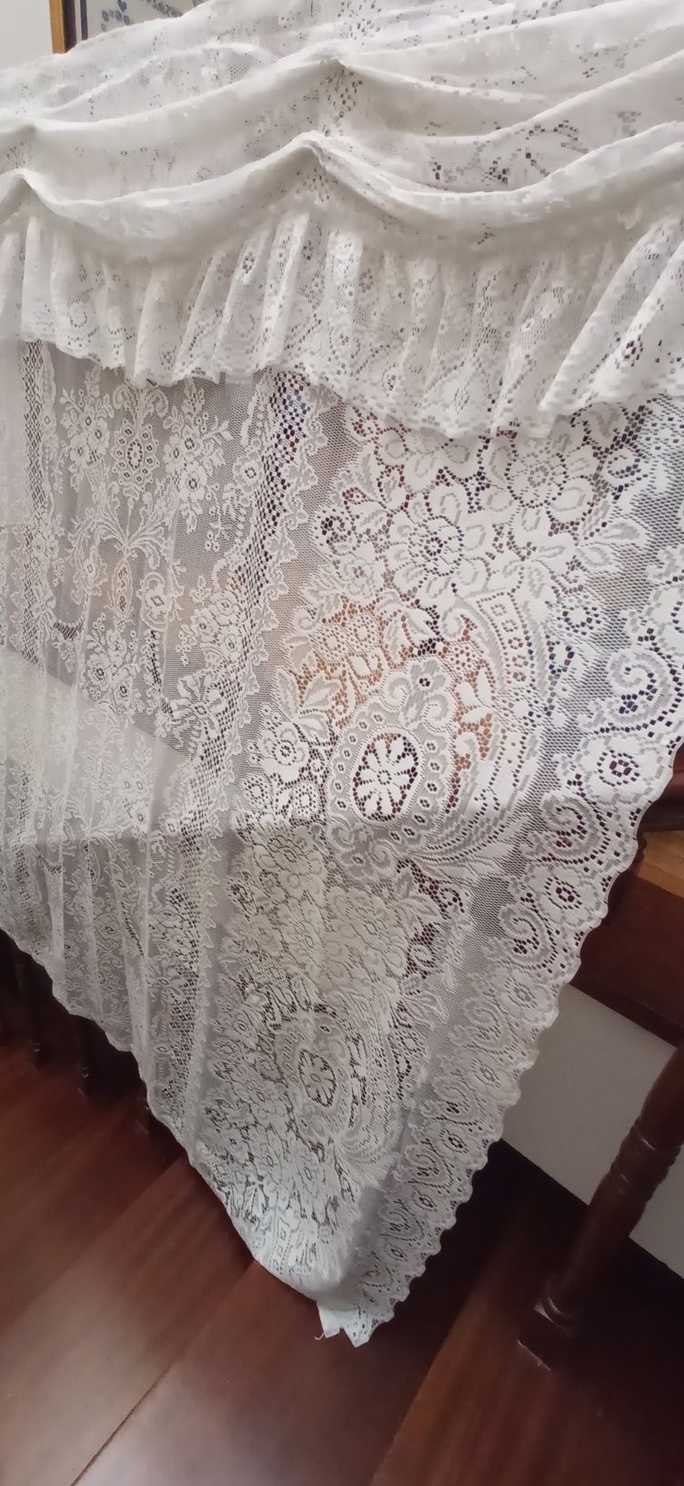 Cortina com folho superior