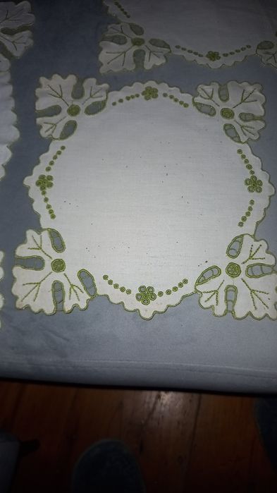 6 naperons em bordado especial