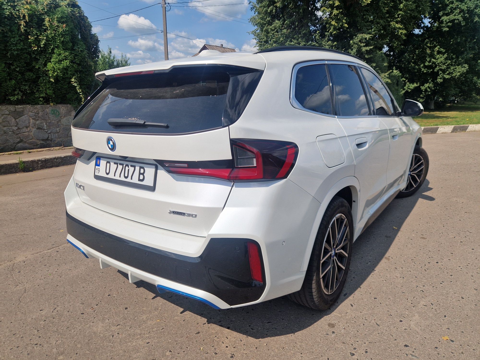 Продам BMW IX1 XDRIVE 30