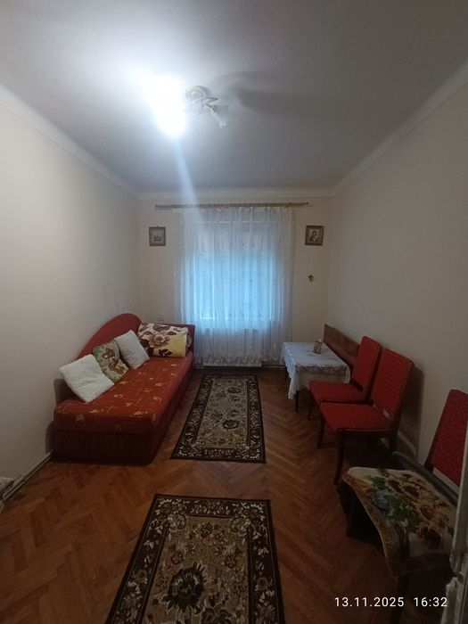 В Продажу ЧУДОВА Квартира 1/2