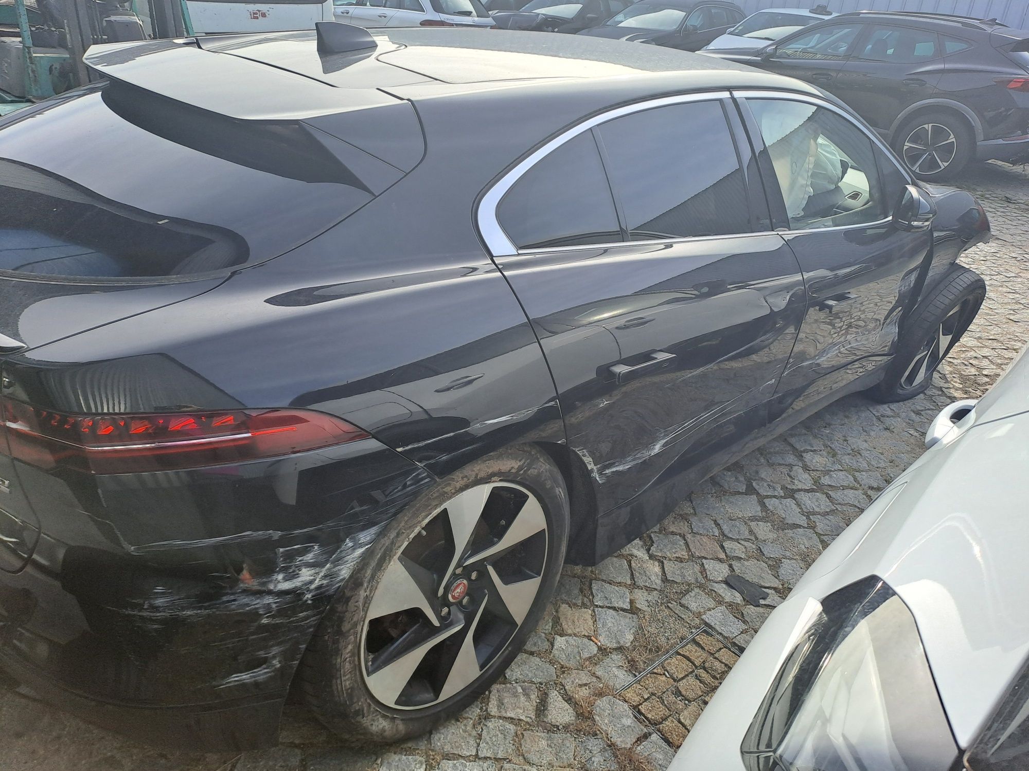 Jaguar I-Pace EV400