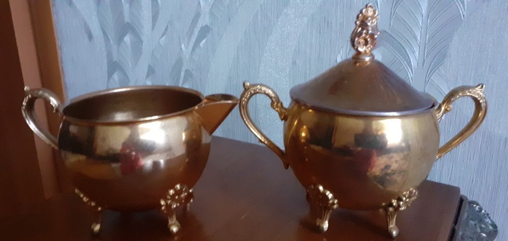 Набор сервиз чайник сахарница сливочник на ножках мельхиор золочение Б