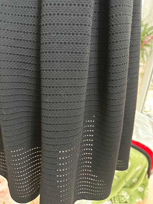 sukienka dopasowana rozkloszowana czarna wednesday falbanki vintage