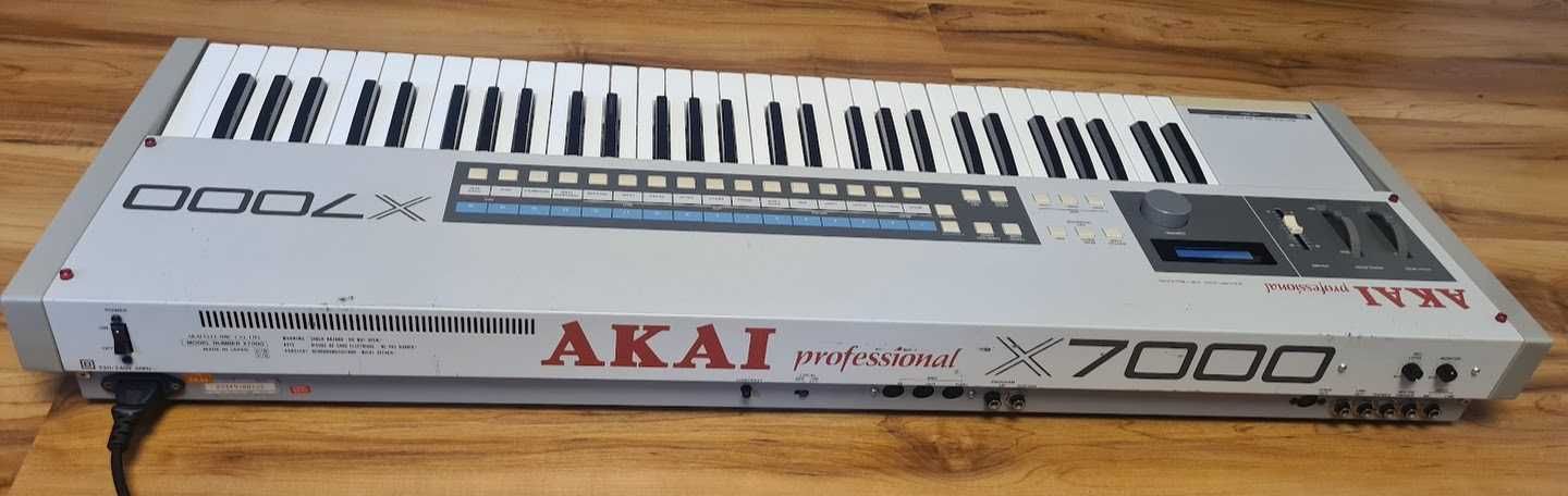 Akai X7000 12-bit Sampler - ze stacją Gotek - (S-900 z klawiaturą)