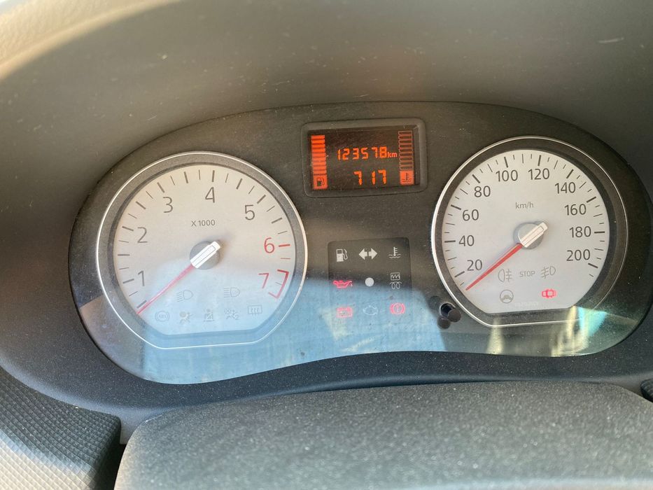 DACIA SANDERO 1.2I DE 2012 DISPONÍVEL PARA PEÇAS