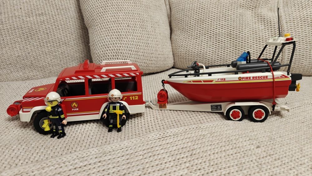 Playmobil 70054 Samochód Strażacki z Łodzią Ratunkową (używany)